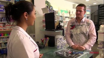 Китаянка у врача