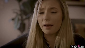 Она сего сладко облизала