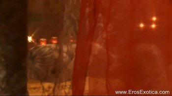 Думают как лучше повторить свой прекрасный вечер