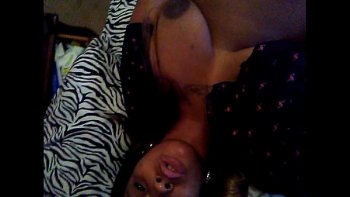 Залил ей попец семенем