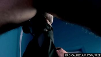 Что лучше трахнуть беженку мусульманку