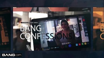 Ненасытная малолетка трахается перед душем