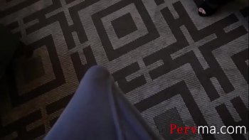 Безуспешно стимулируют хуем меж бедер