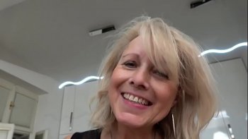 Красотки в женских чулках