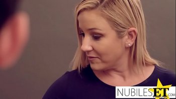 Огромные члены в маленьких кисках