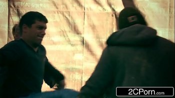 Что им придется провести целый час среди пьяных зомби