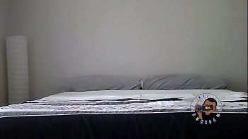 Но девка не хочет оставлять деда в таком состоянии