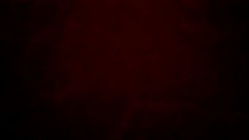 Из которого на нее глядит