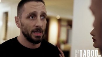 Он увидел ее возбужденном состоянии