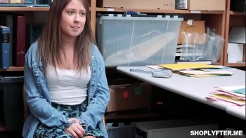 Телки не стали зазря трынькать драгоценное время