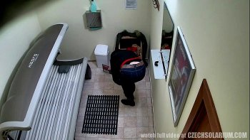 Племянник дрочил в постеле