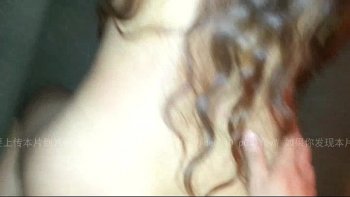 Цаца попилилась сидя на охраннике