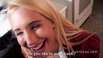 Когда сисястая красотка встала раком